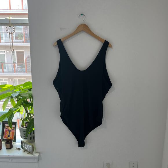 Forever 21 Black Floral Embroidery Bodysuit Size 3X - Picture 6 of 6